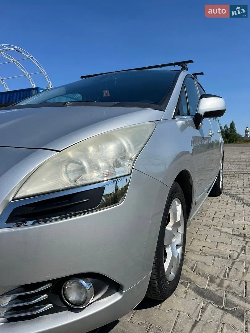 Peugeot 5008, 2011