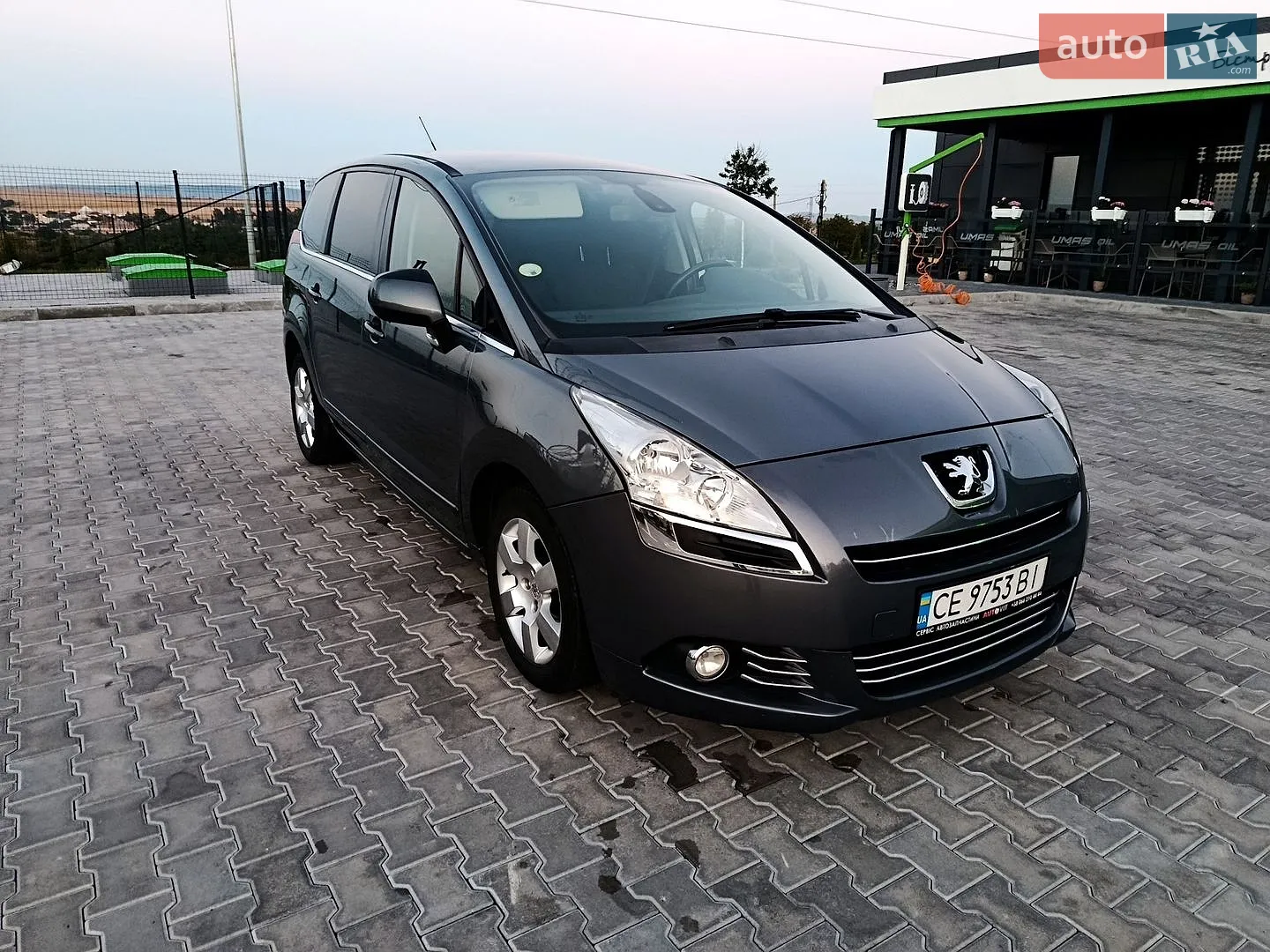 Peugeot 5008, 2011