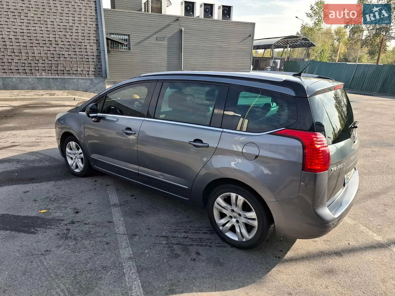 Peugeot 5008, 2011