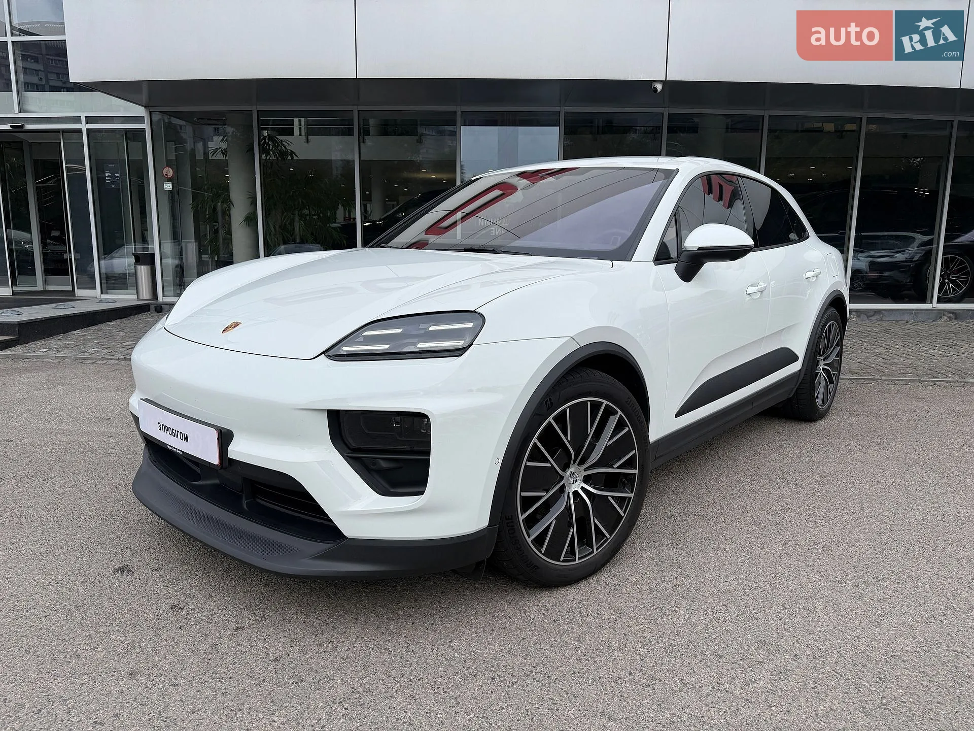 Porsche Macan Electric, 2024