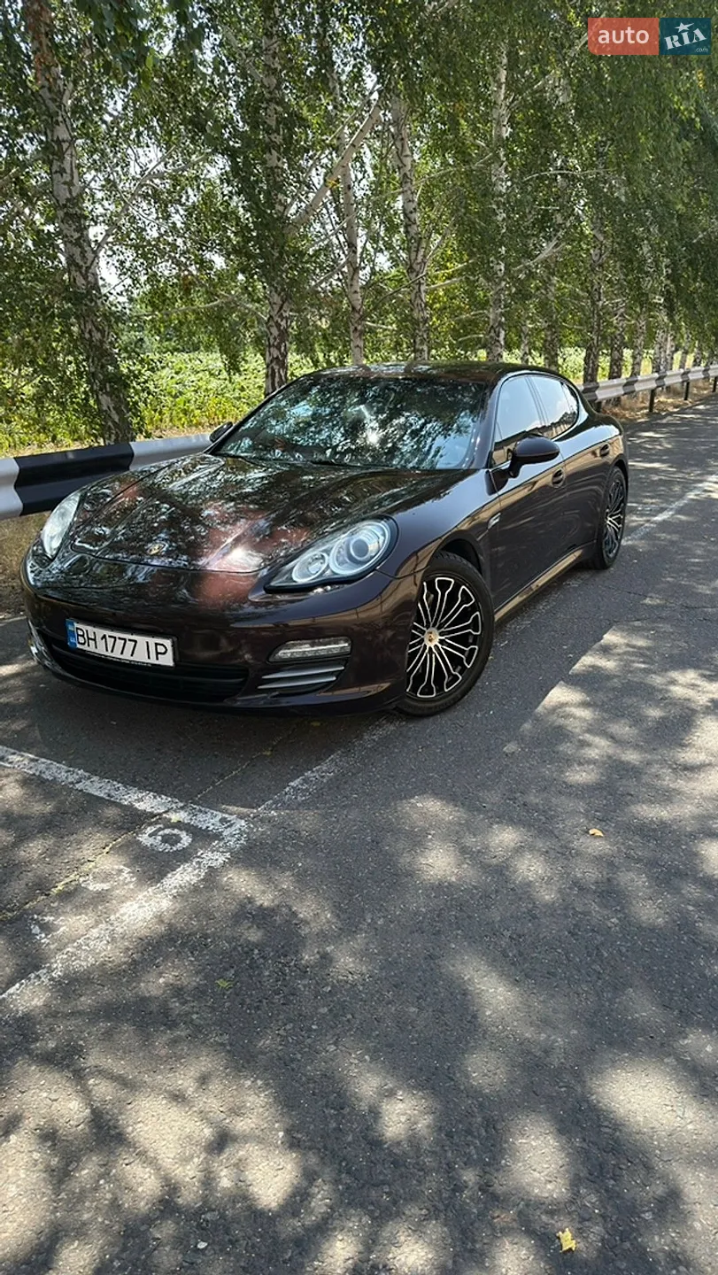 Porsche Panamera, 2011
