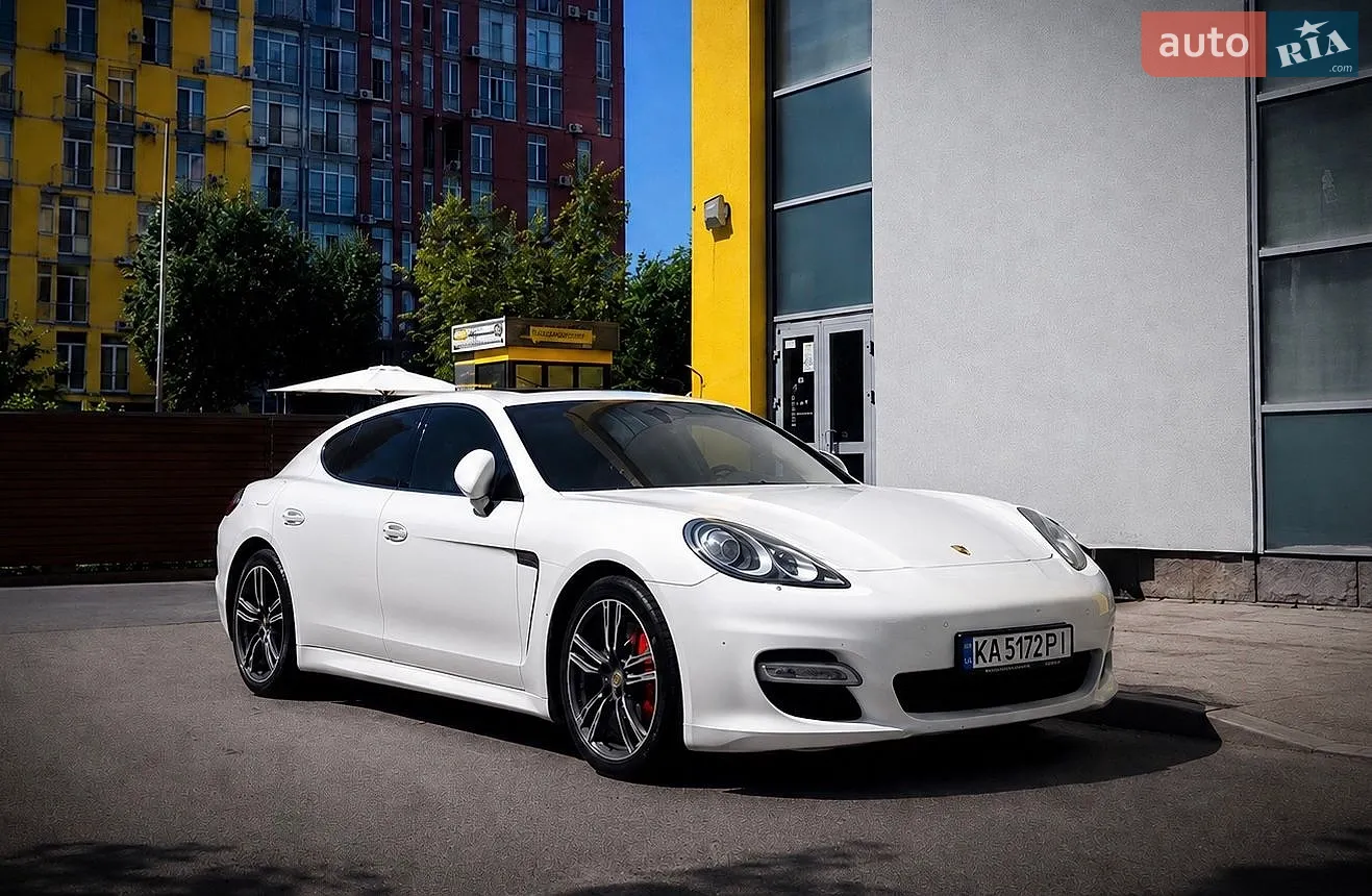 Porsche Panamera, 2011