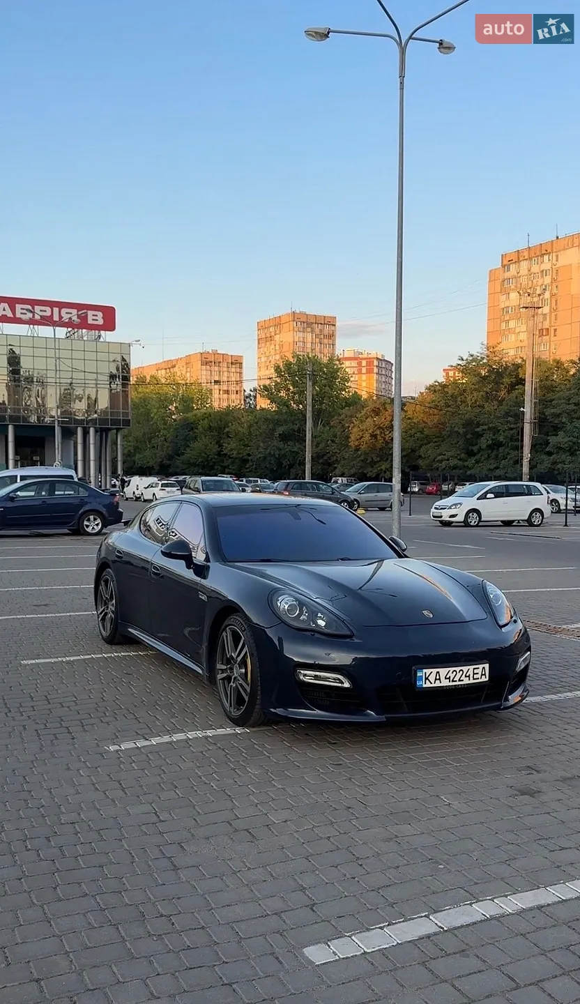 Porsche Panamera, 2011
