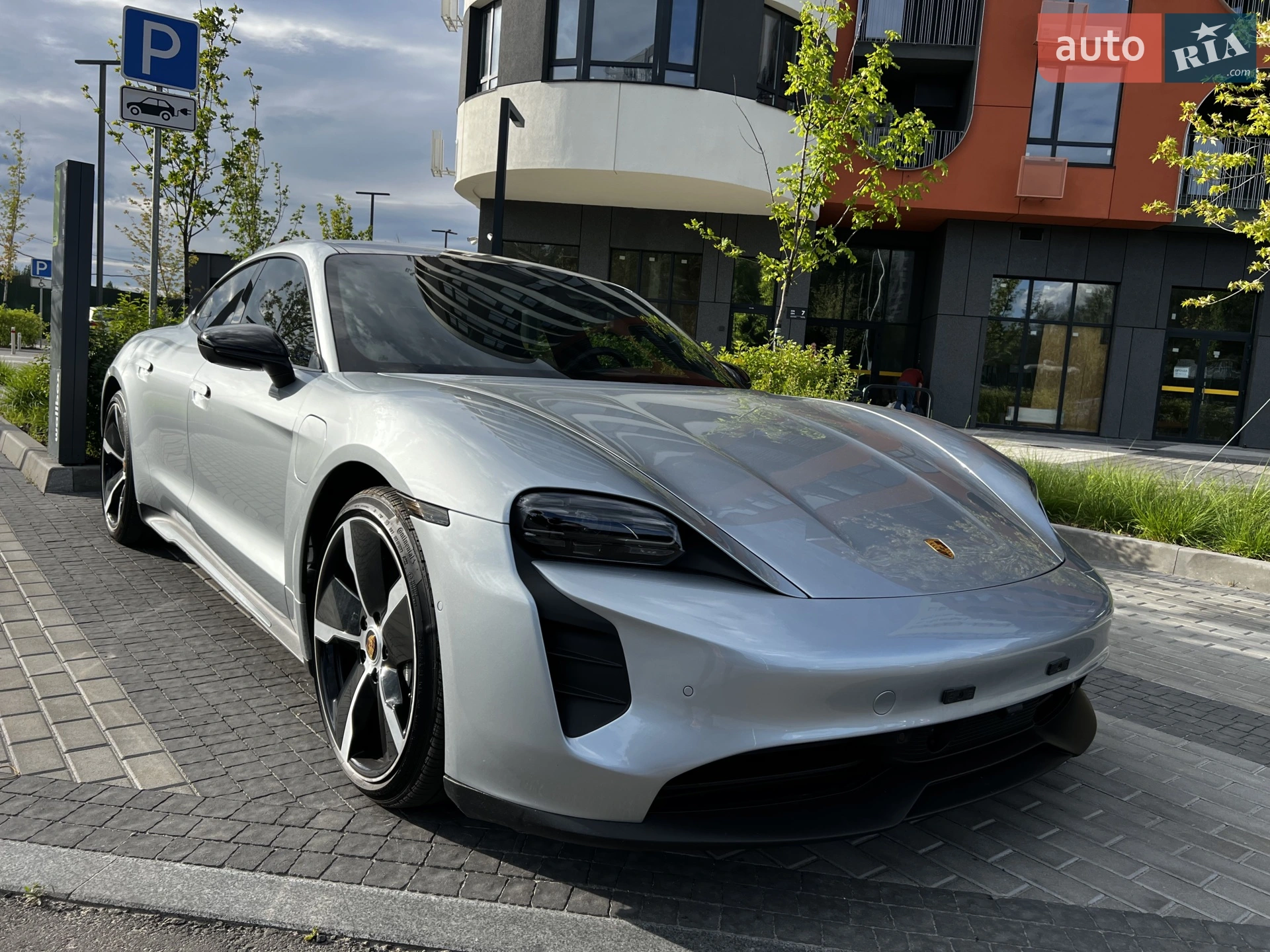 Porsche Taycan, 2022