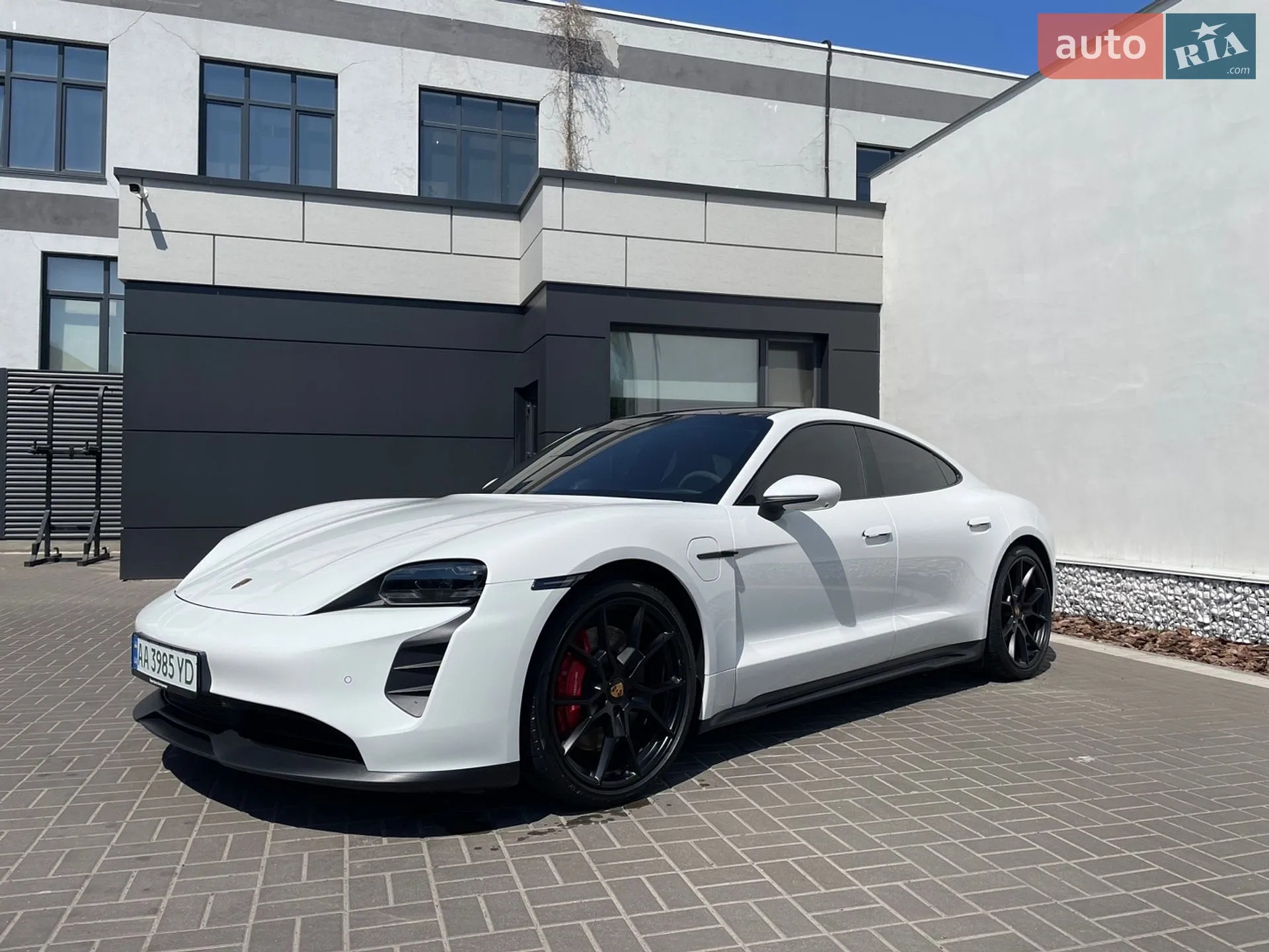 Porsche Taycan, 2023