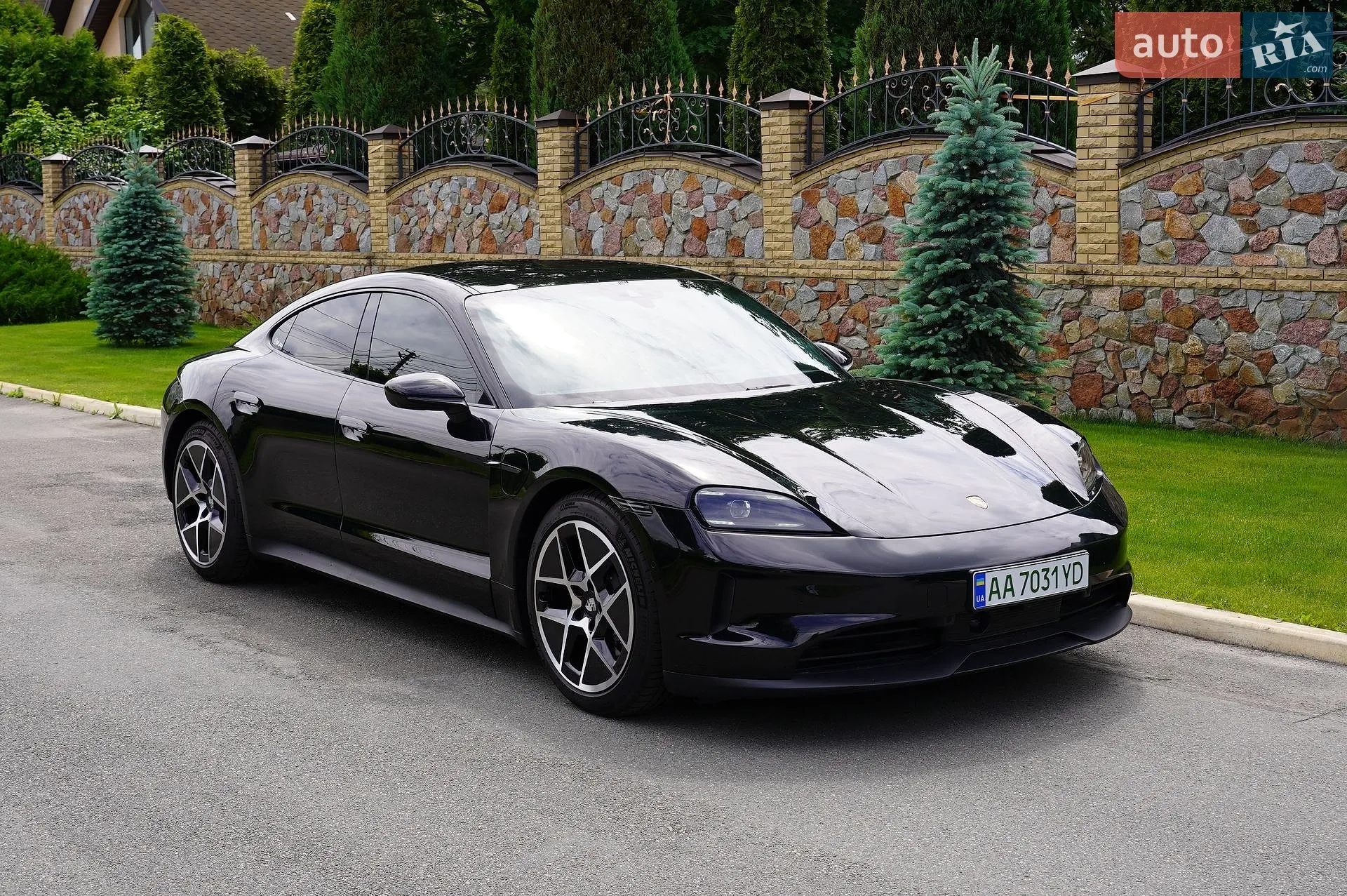 Porsche Taycan, 2024