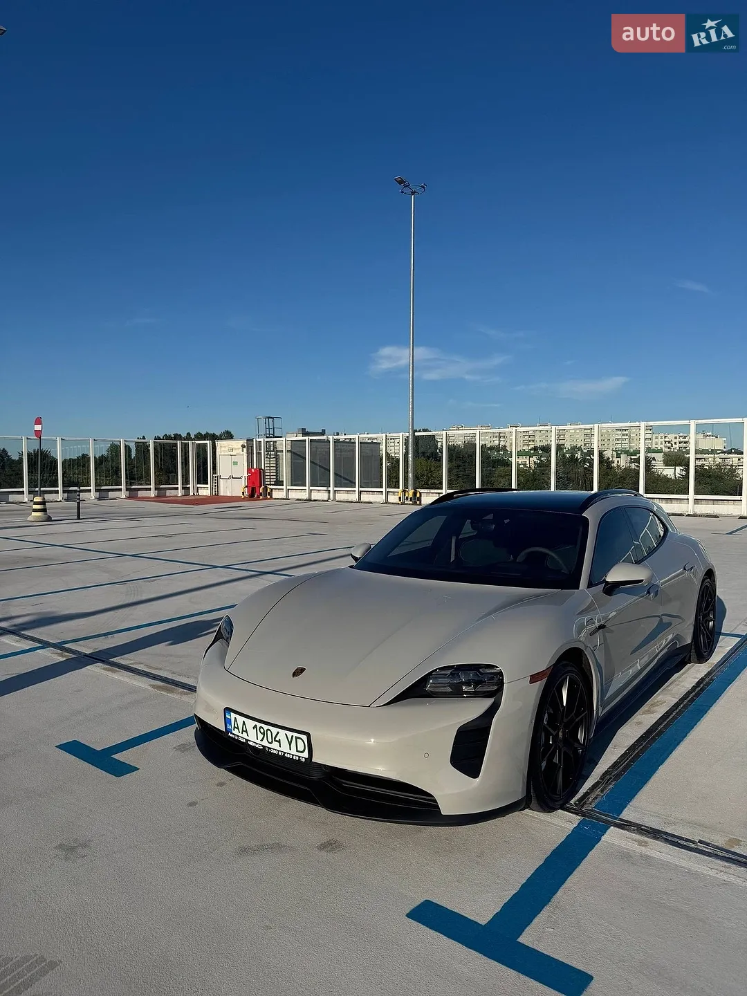 Porsche Taycan, 2023