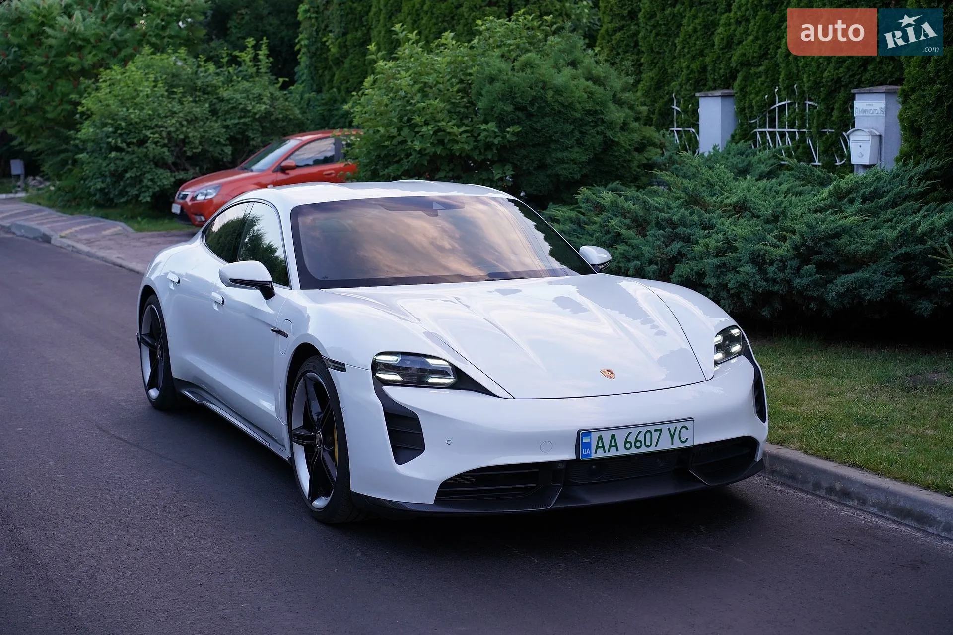 Porsche Taycan, 2020