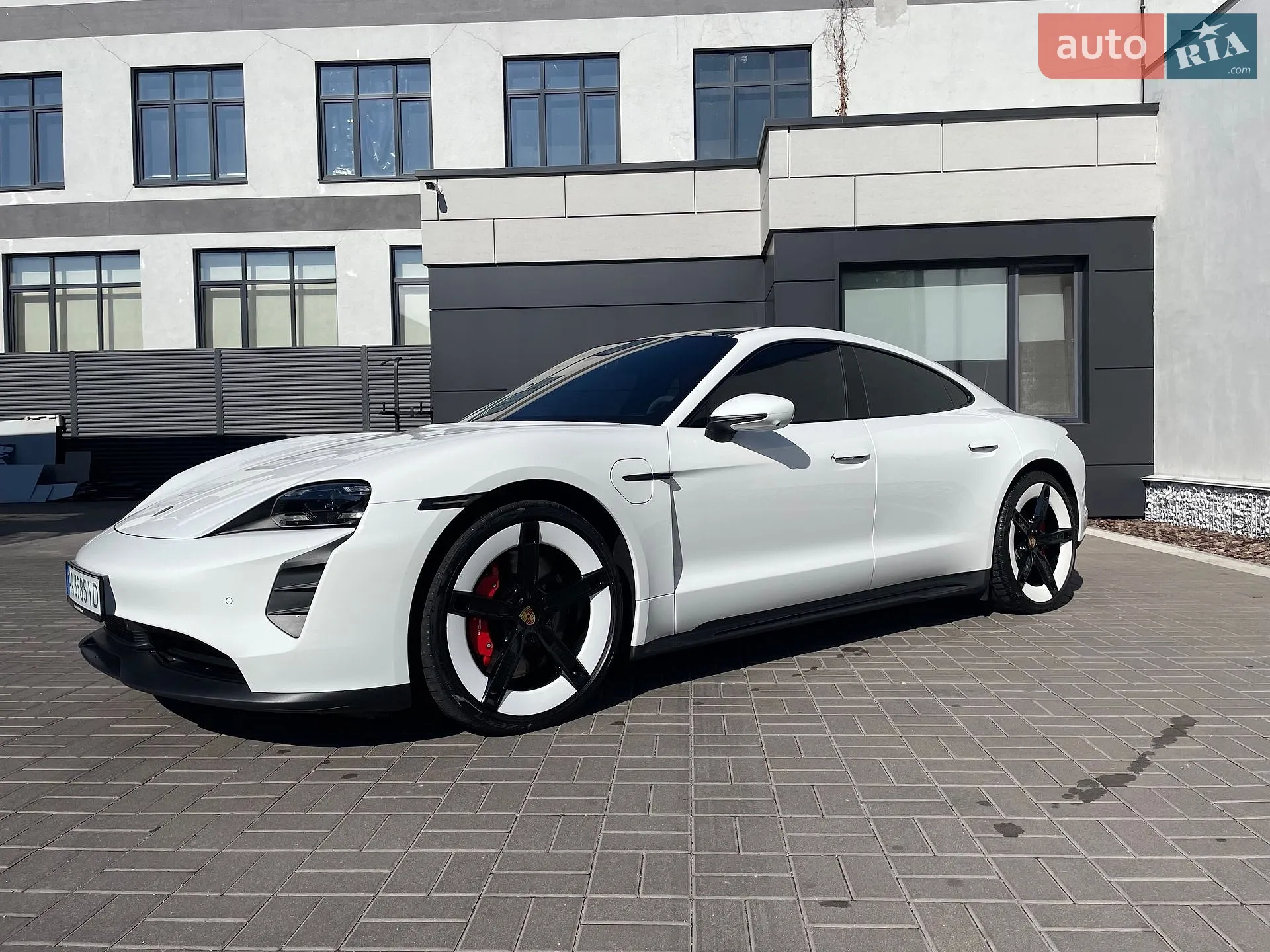 Porsche Taycan, 2023
