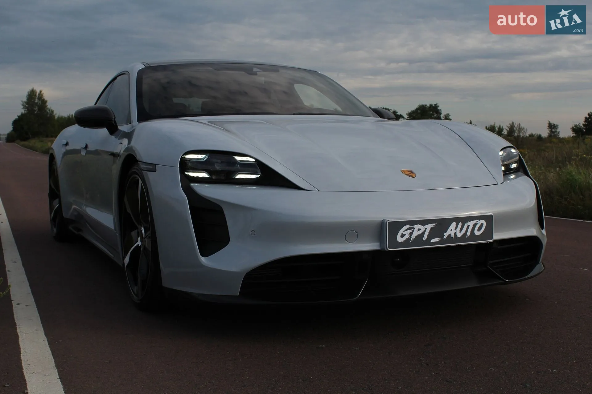 Porsche Taycan, 2023