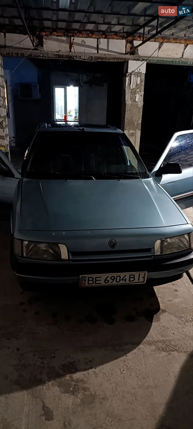 Renault 21, 1992