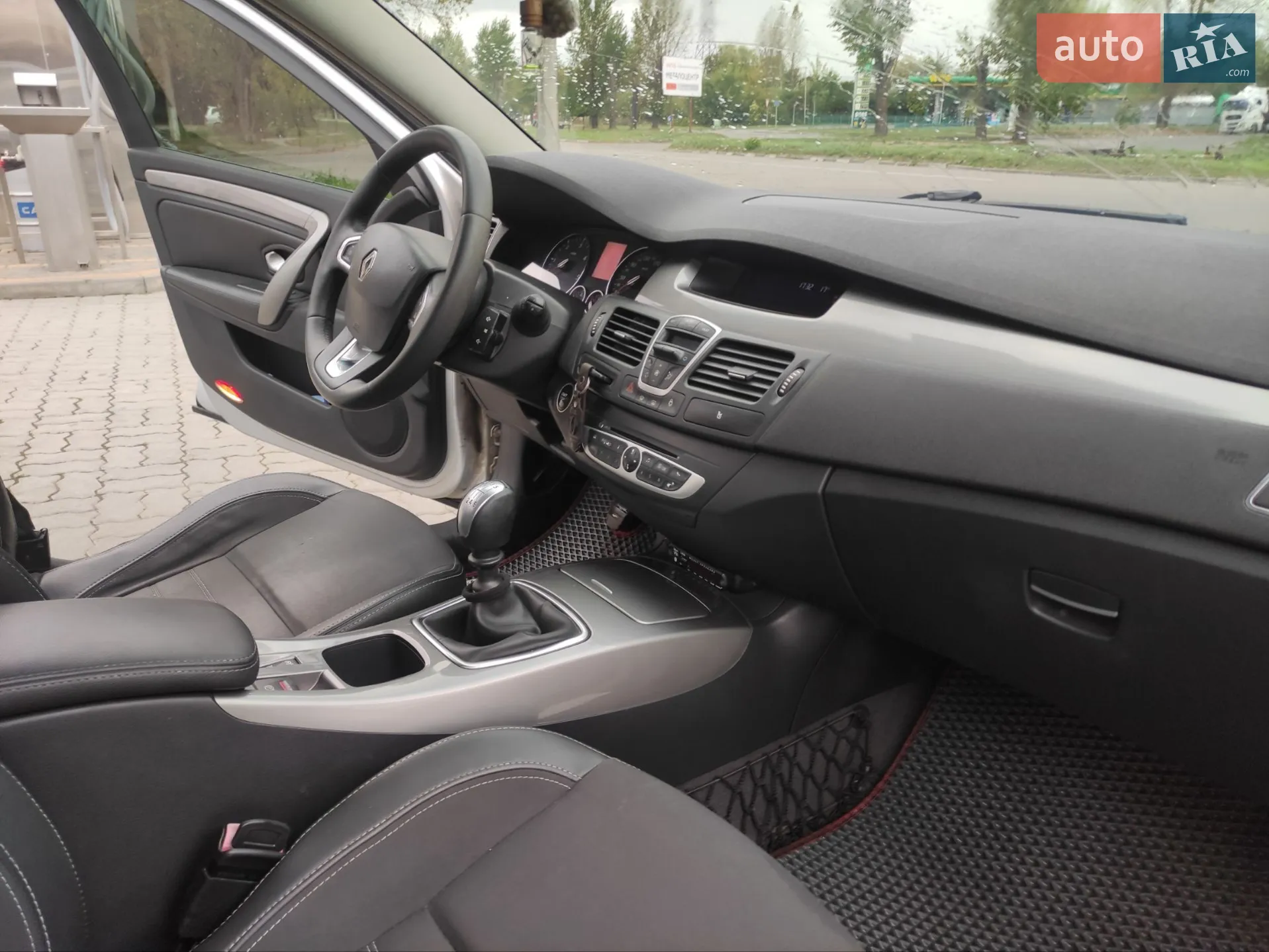 Renault Laguna, 2011