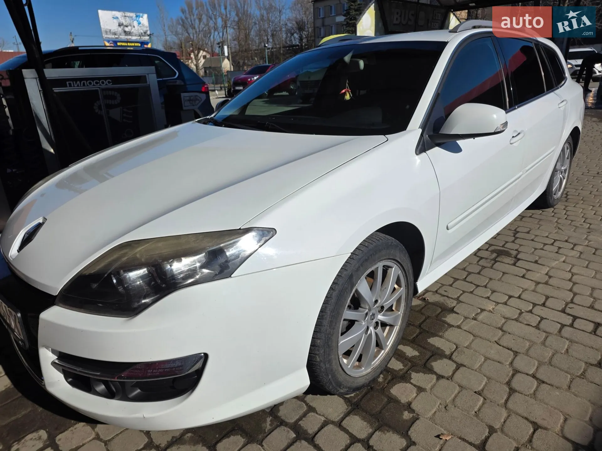 Renault Laguna, 2011