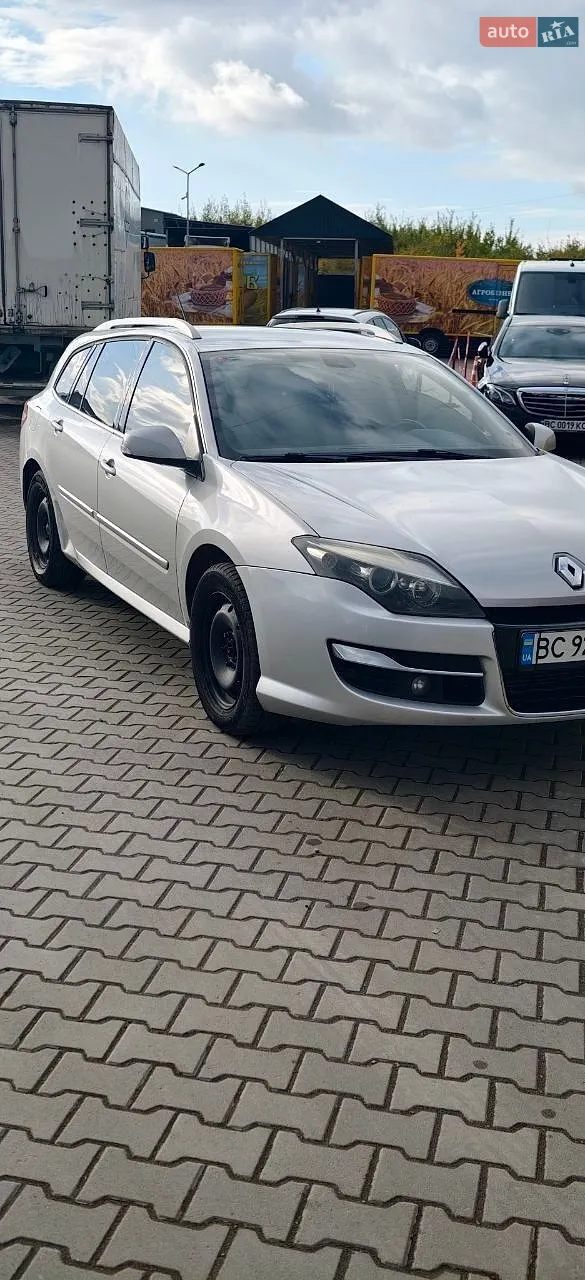 Renault Laguna, 2012