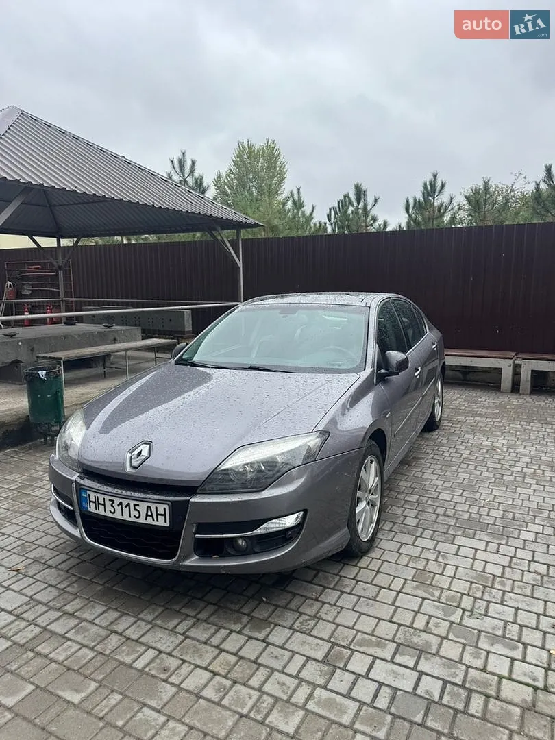 Renault Laguna, 2011