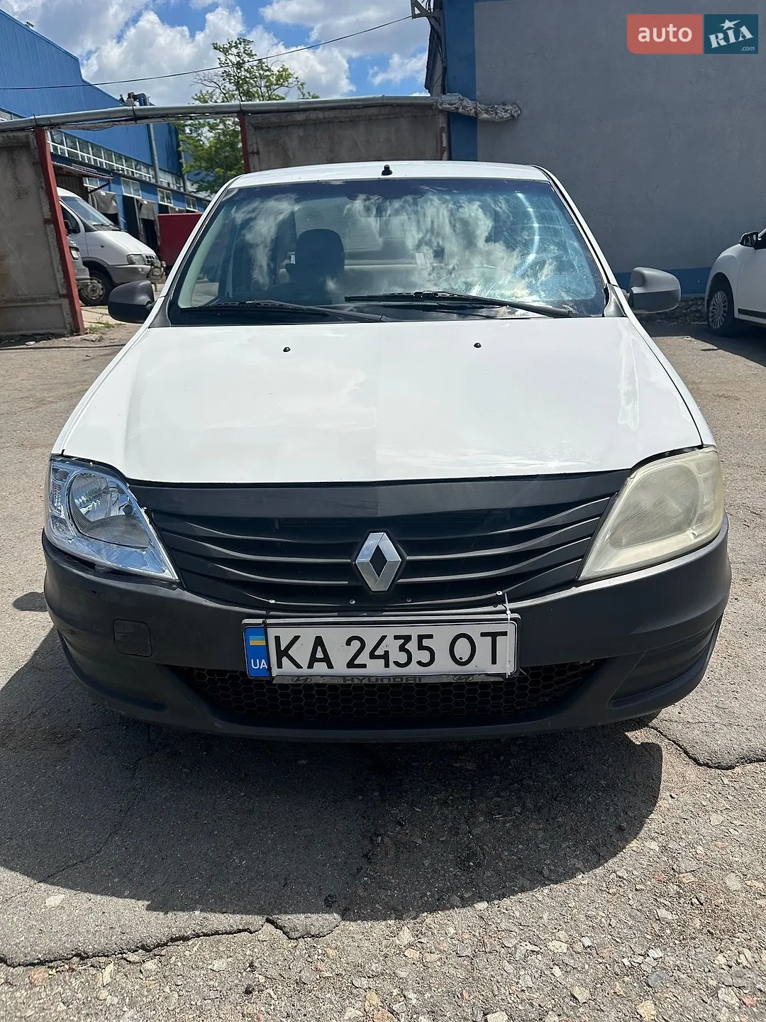 Renault Logan, 2011