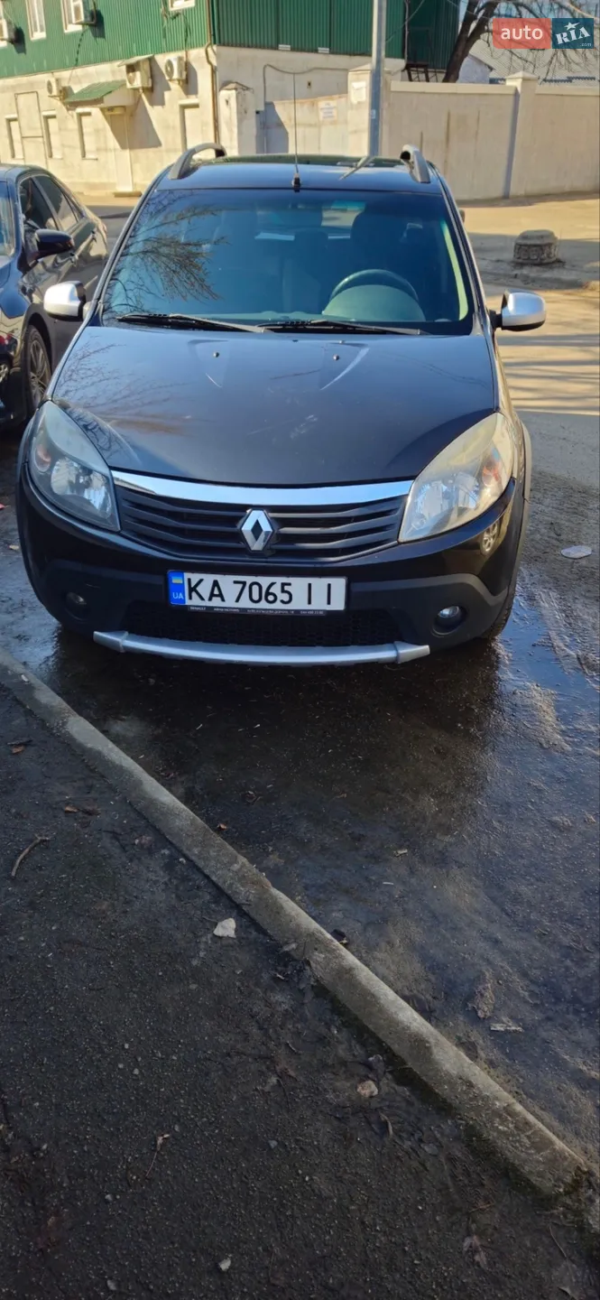 Renault Sandero StepWay, 2013