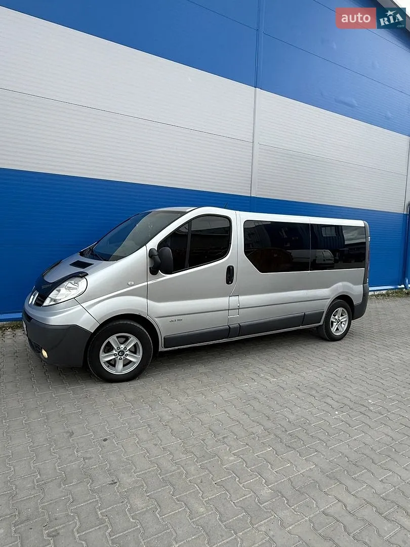 Renault Trafic 2011 — 1