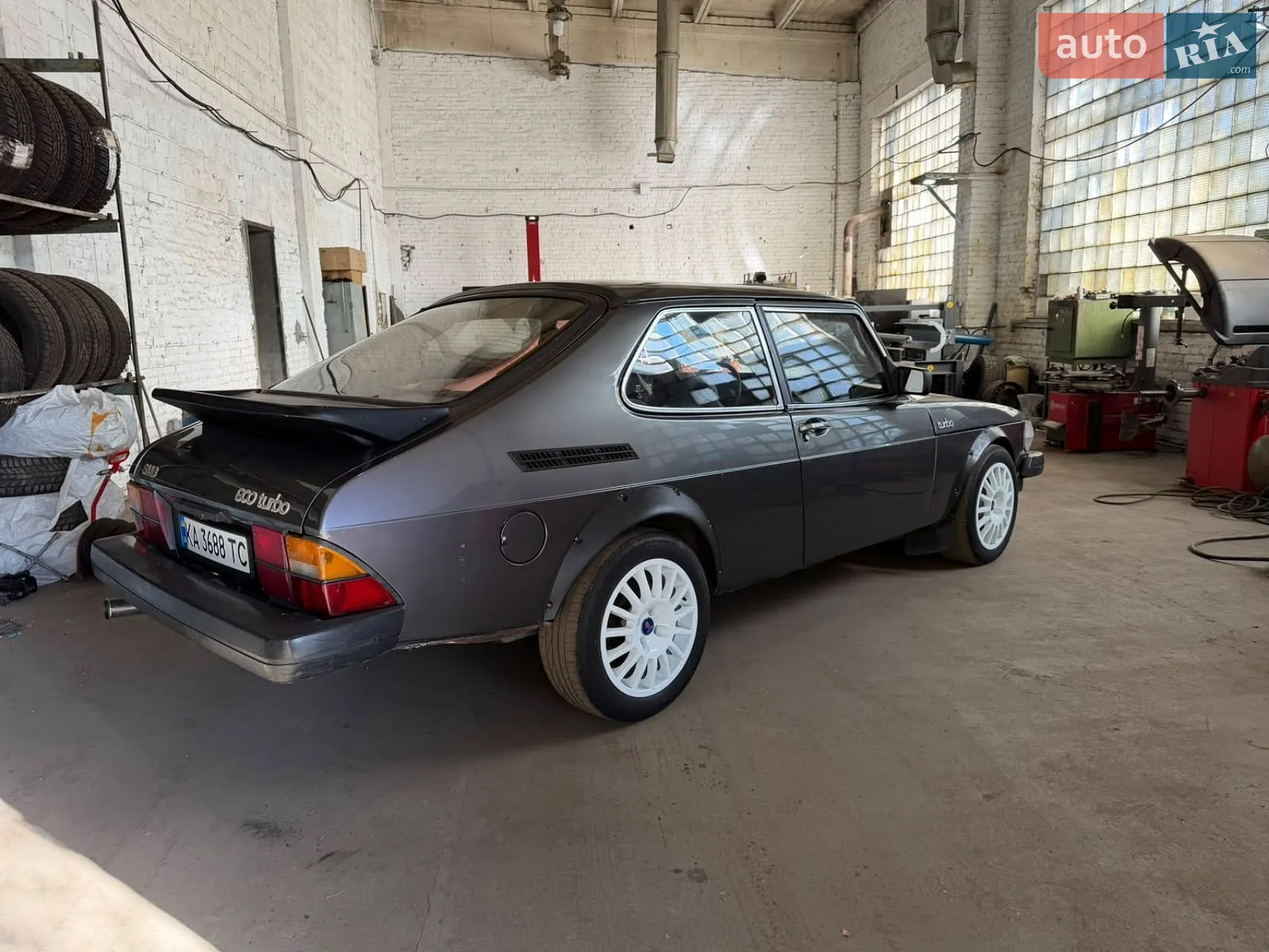 Saab 900, 1983