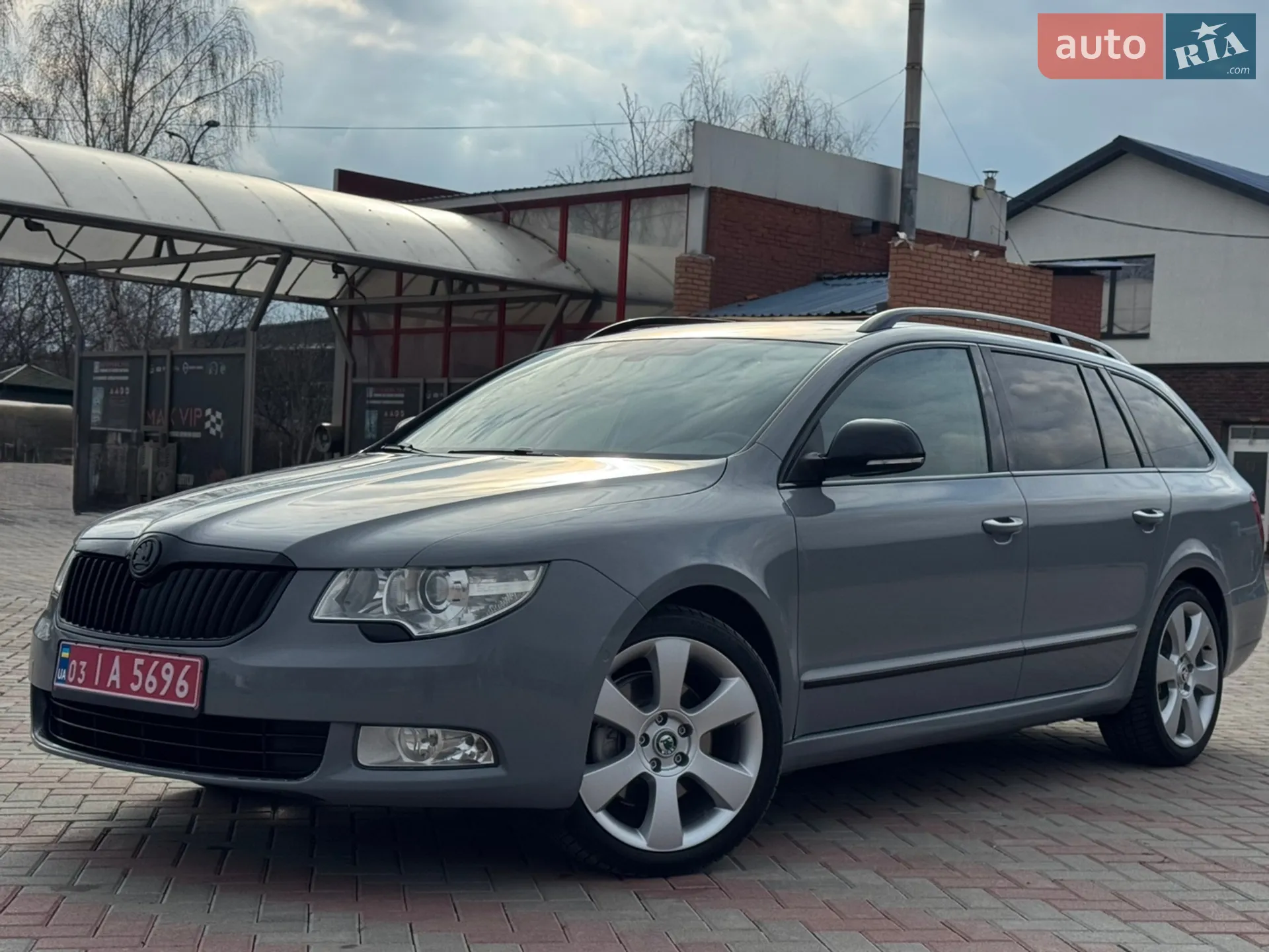 Skoda Superb, 2011