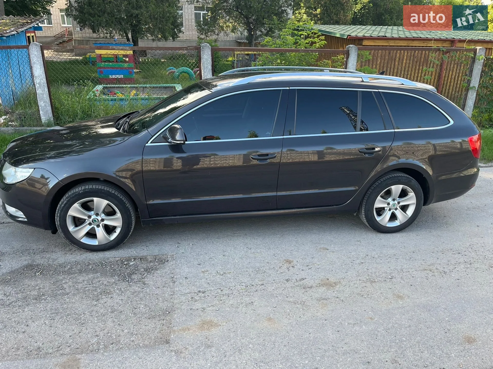 Skoda Superb, 2011