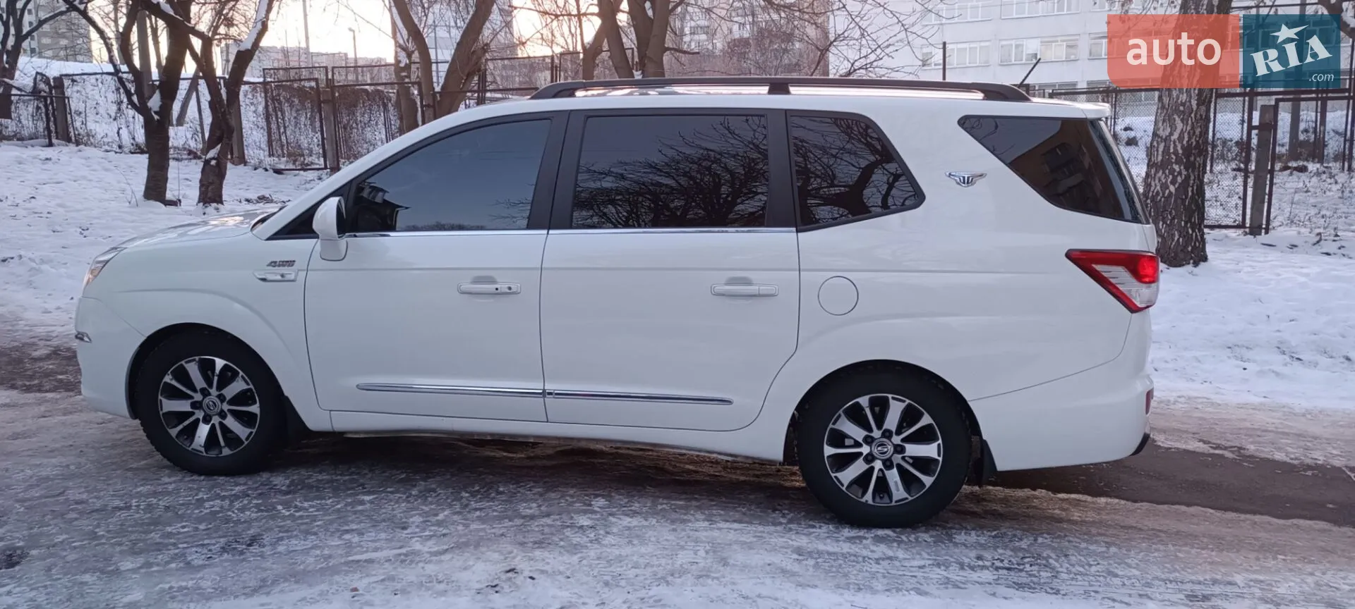 SsangYong Korando Turismo, 2016