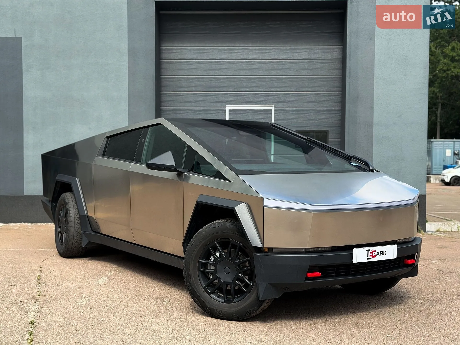 Tesla Cybertruck, 2024