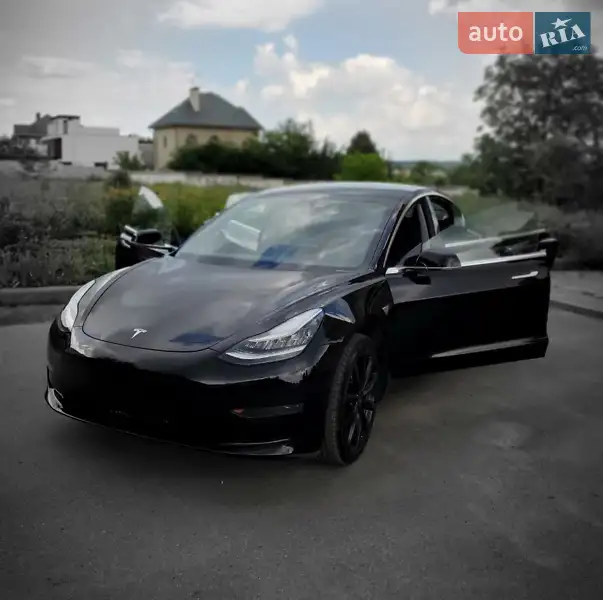 Tesla Model 3, 2020
