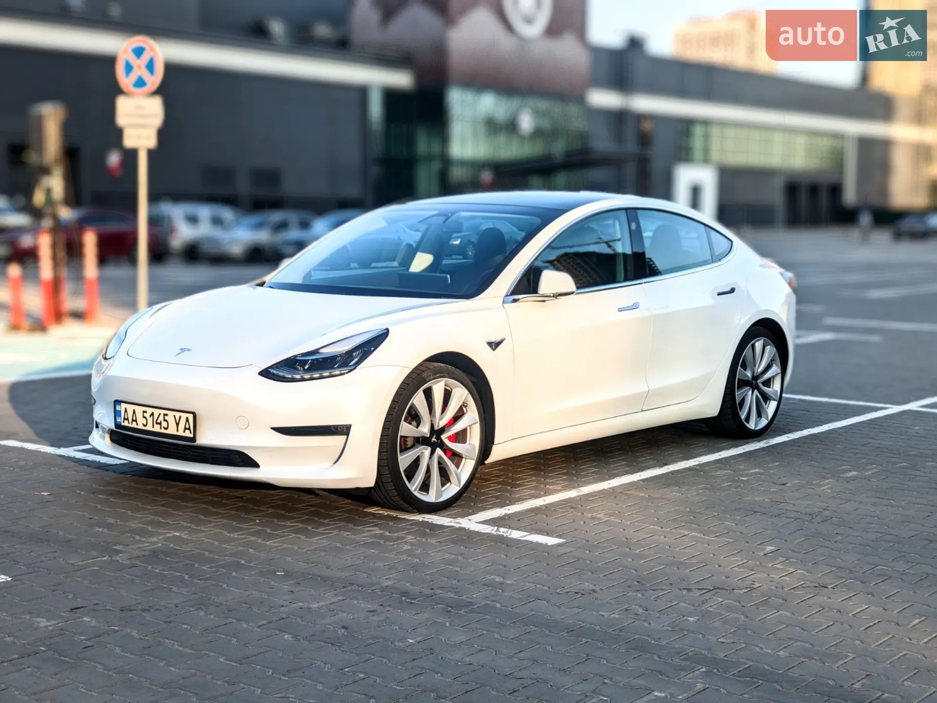 Tesla Model 3, 2019