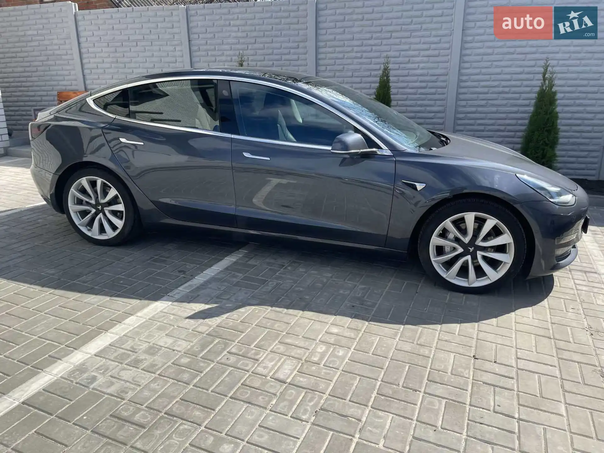 Tesla Model 3, 2019