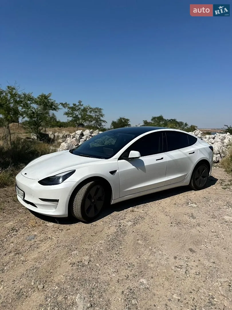 Tesla Model 3, 2022