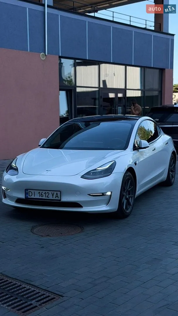 Tesla Model 3, 2021