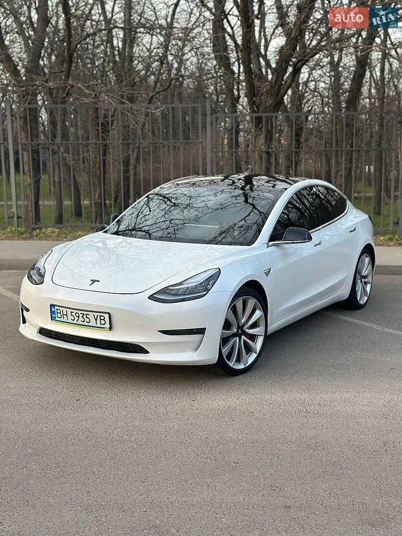 Tesla Model 3, 2019