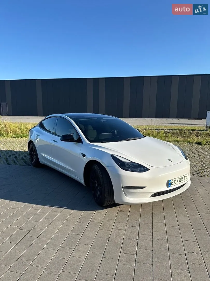 Tesla Model 3, 2022
