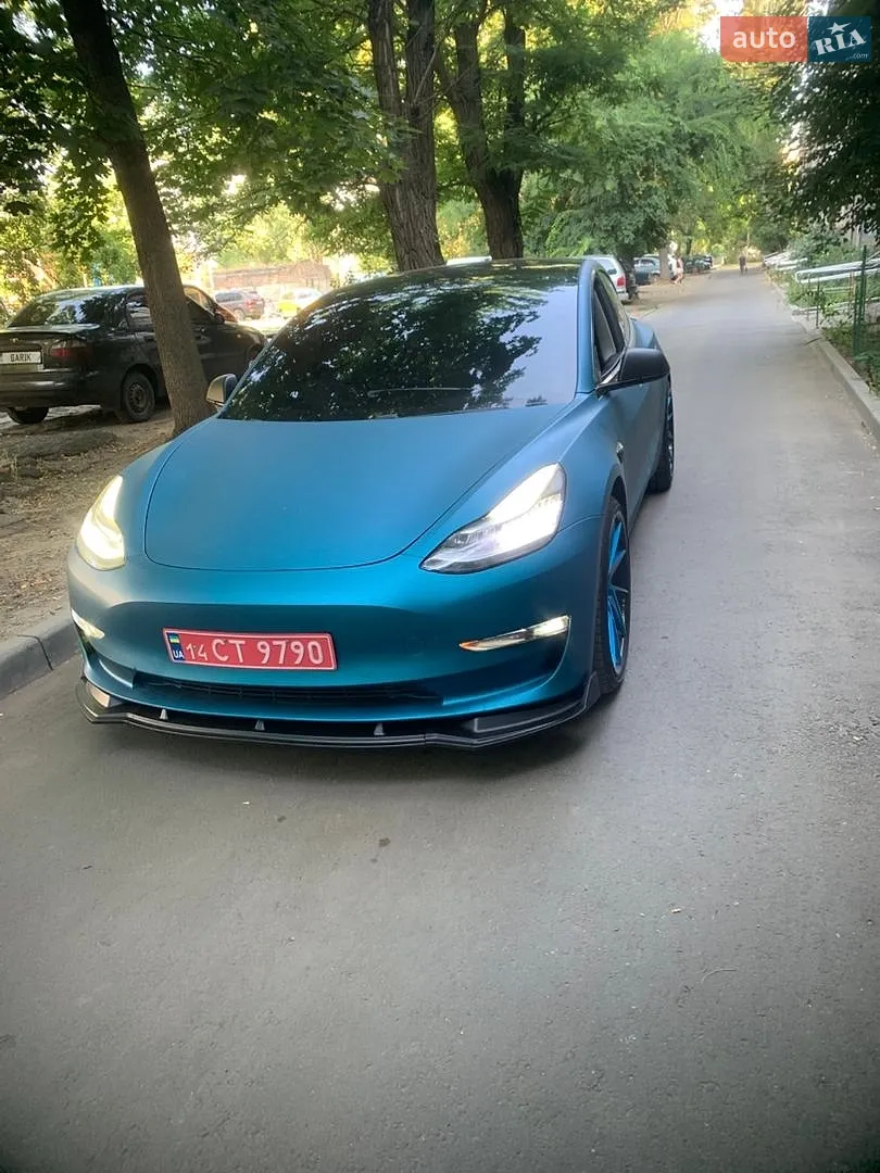 Tesla Model 3, 2020