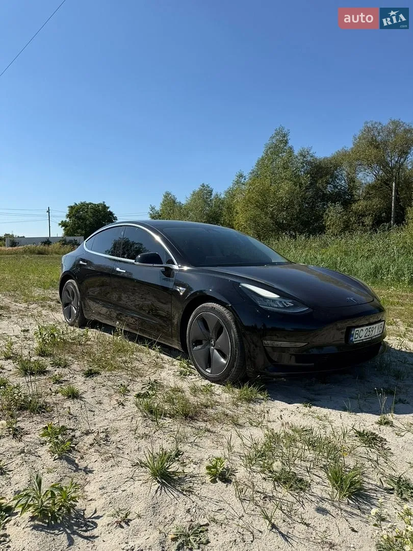 Tesla Model 3, 2020