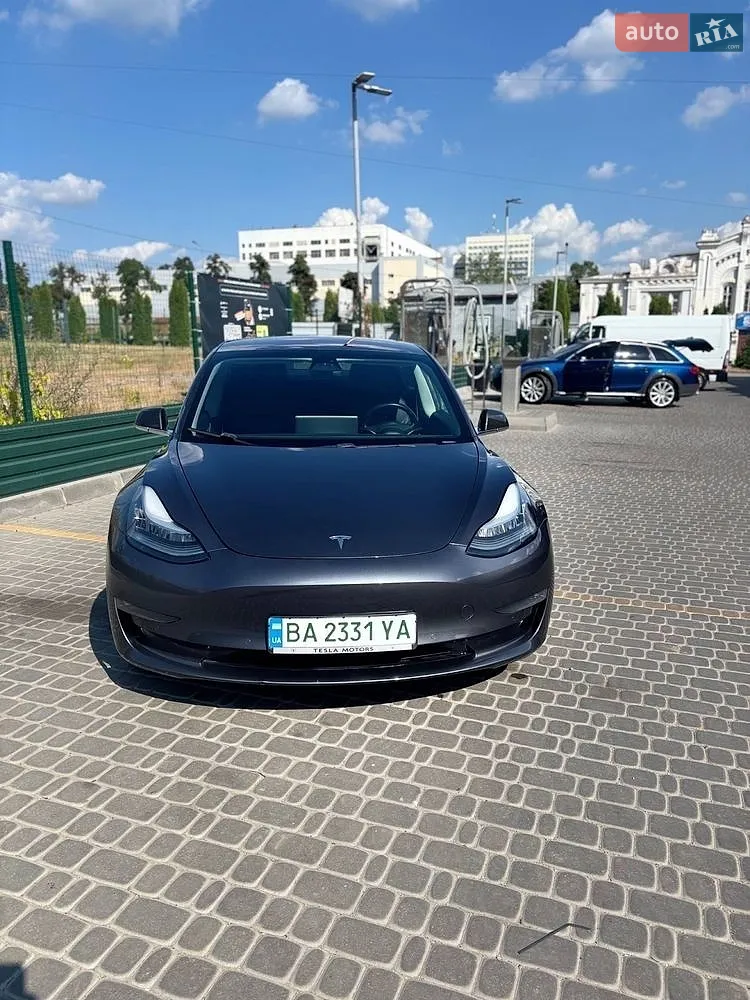 Tesla Model 3, 2019