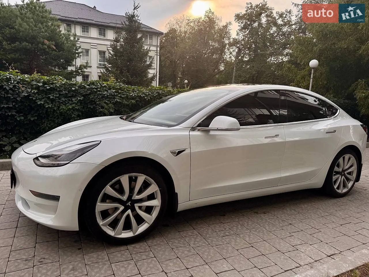 Tesla Model 3, 2020