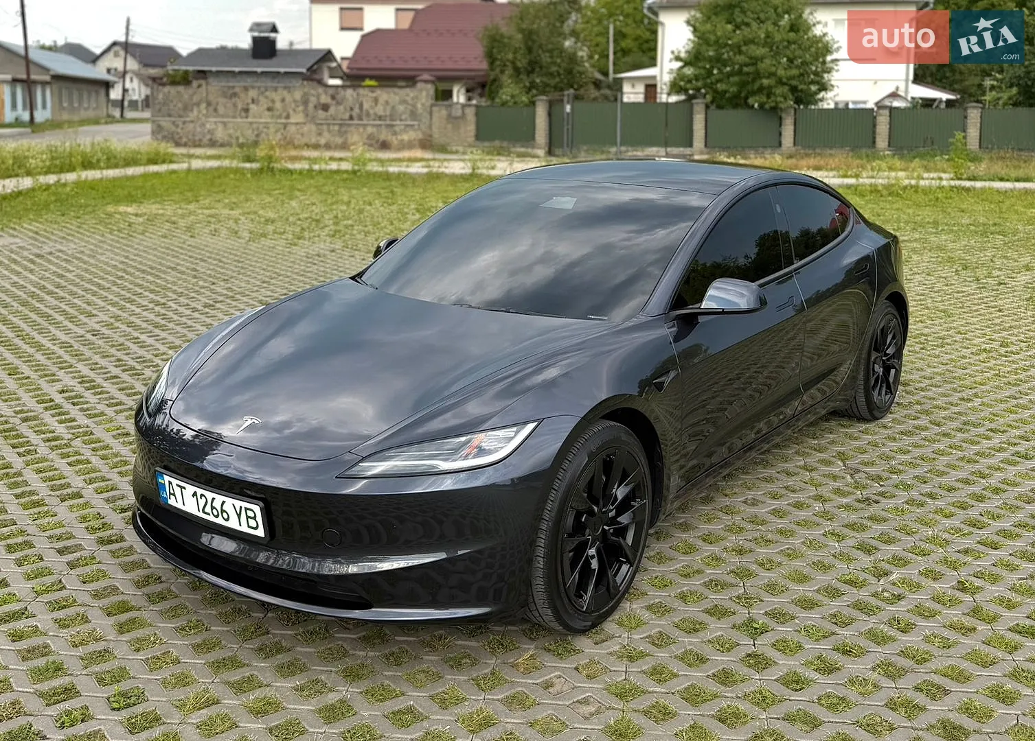 Tesla Model 3, 2024