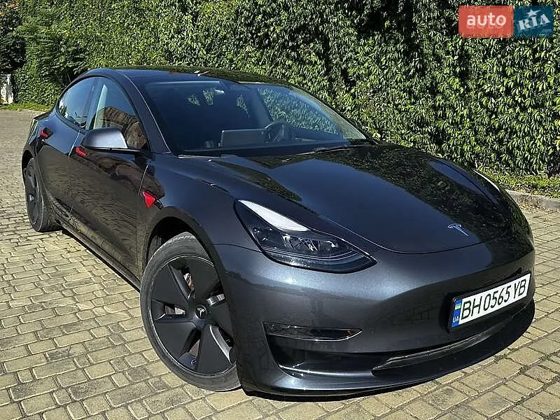 Tesla Model 3, 2022