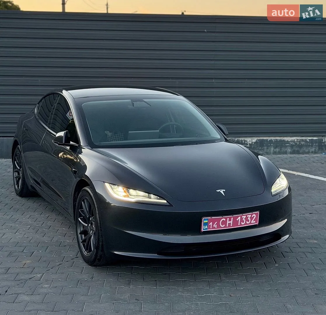 Tesla Model 3, 2025