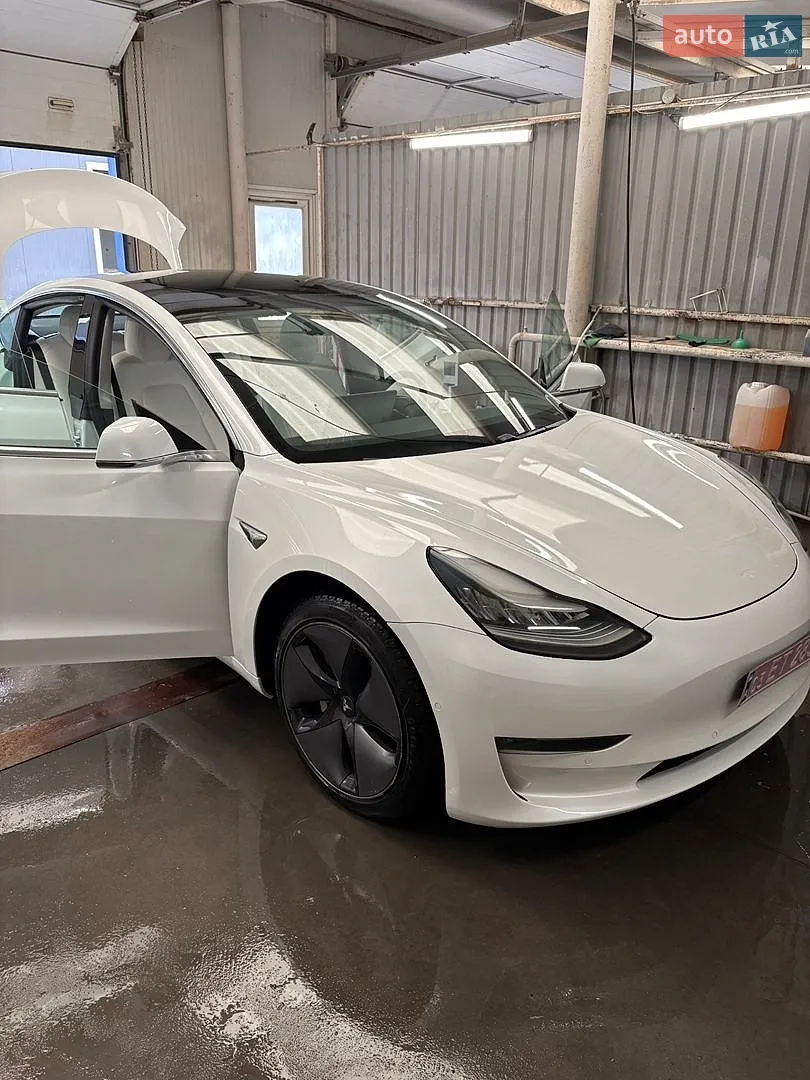 Tesla Model 3, 2019