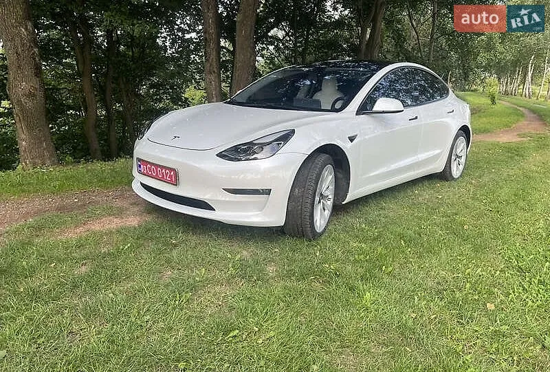 Tesla Model 3, 2021