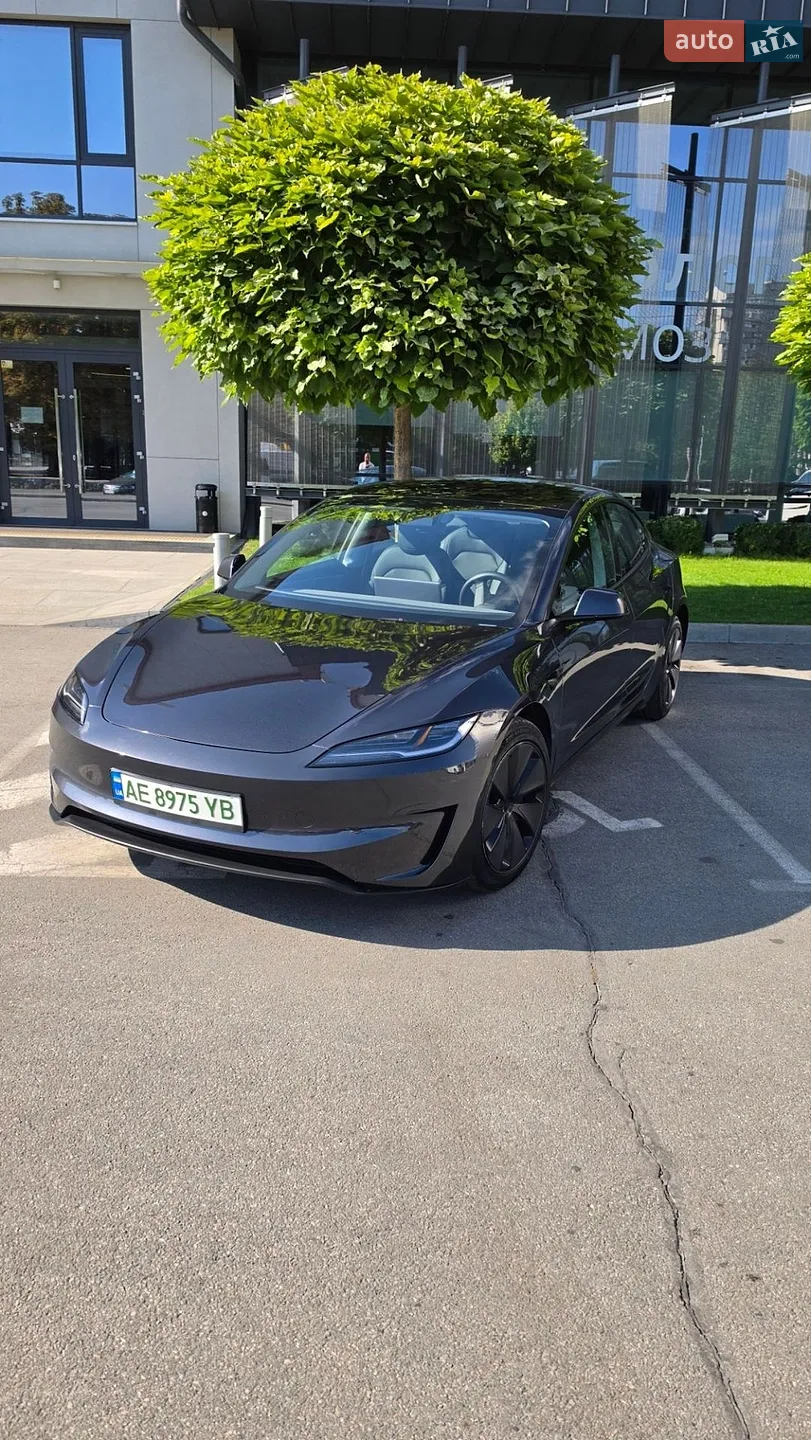 Tesla Model 3, 2025