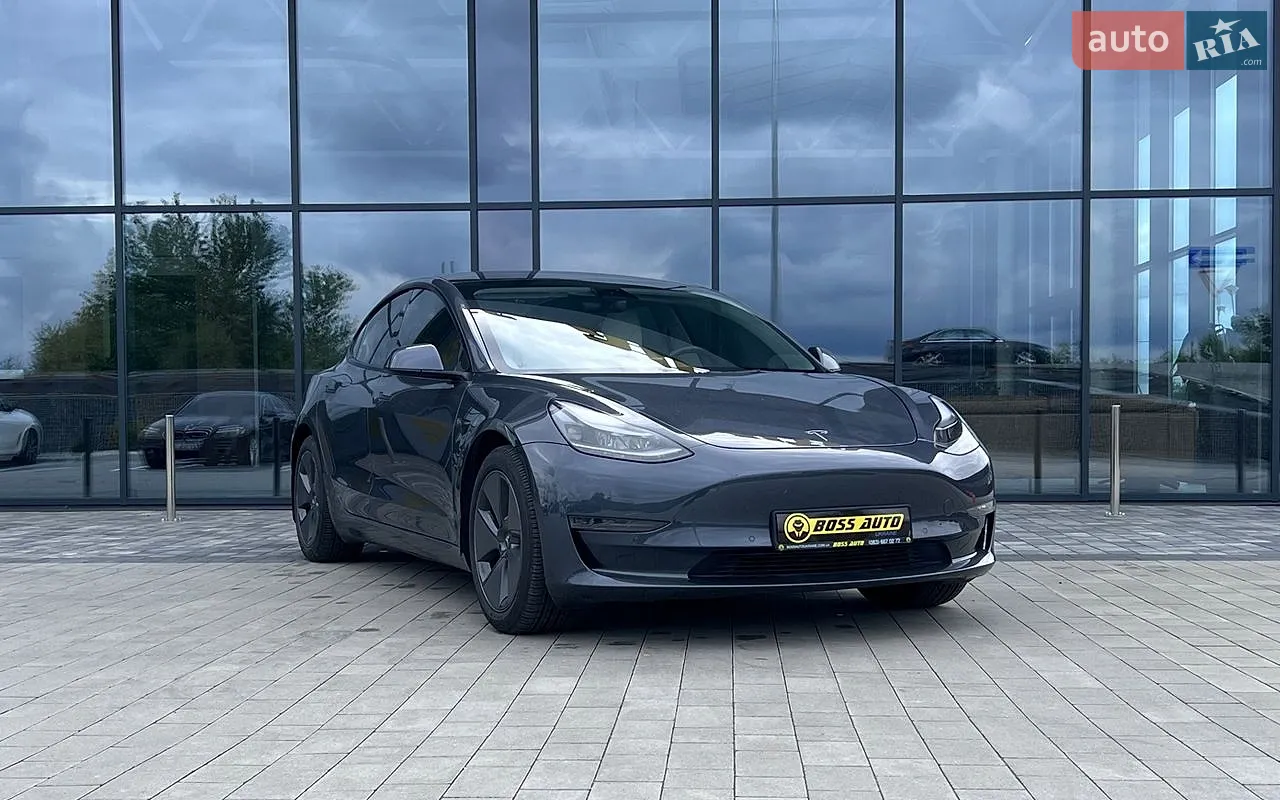 Tesla Model 3, 2022