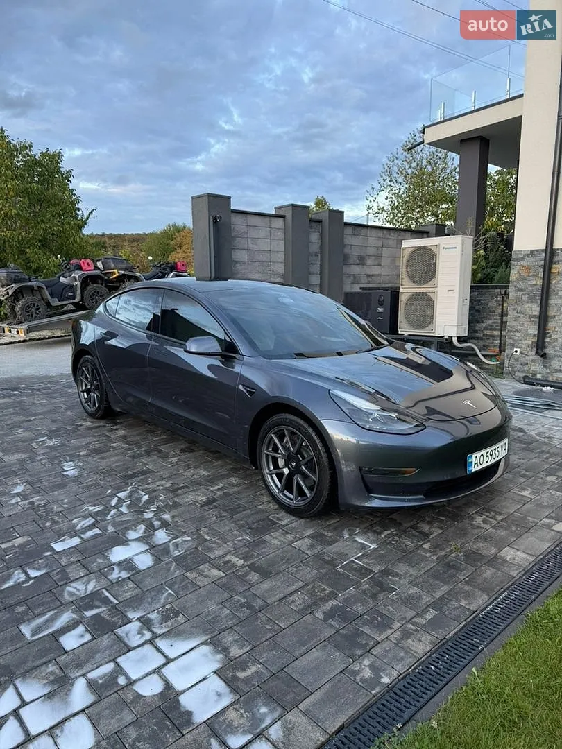 Tesla Model 3, 2022