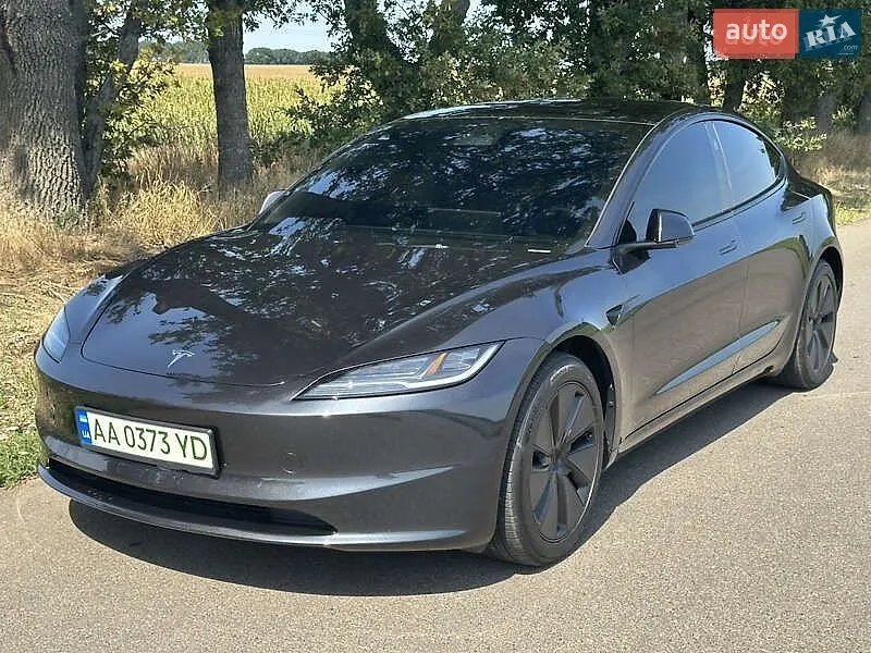 Tesla Model 3, 2024