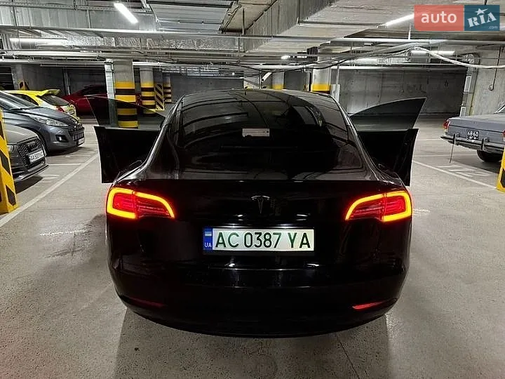 Tesla Model 3, 2021