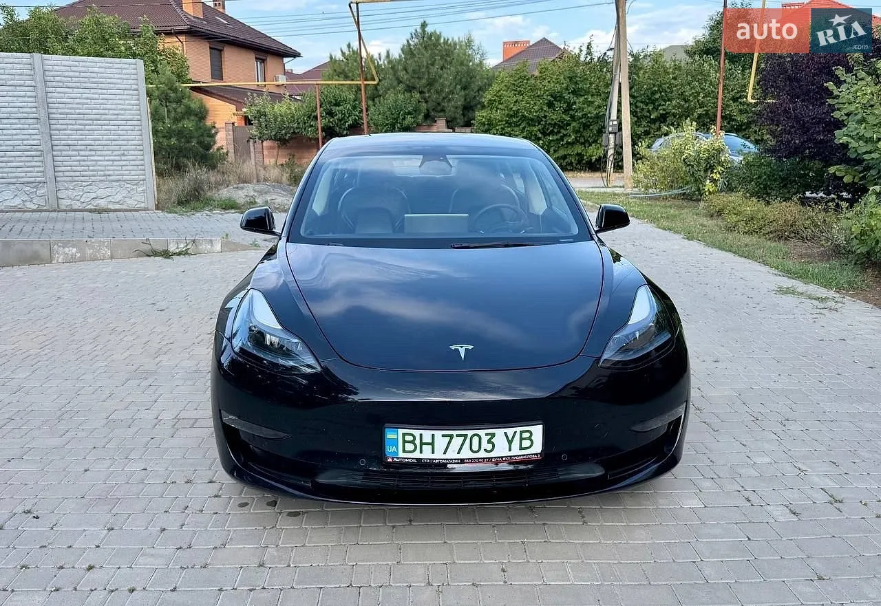 Tesla Model 3, 2022