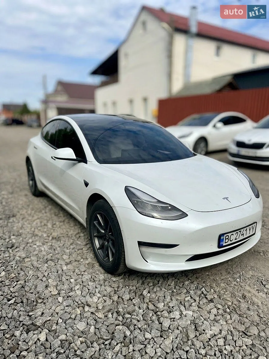 Tesla Model 3, 2021